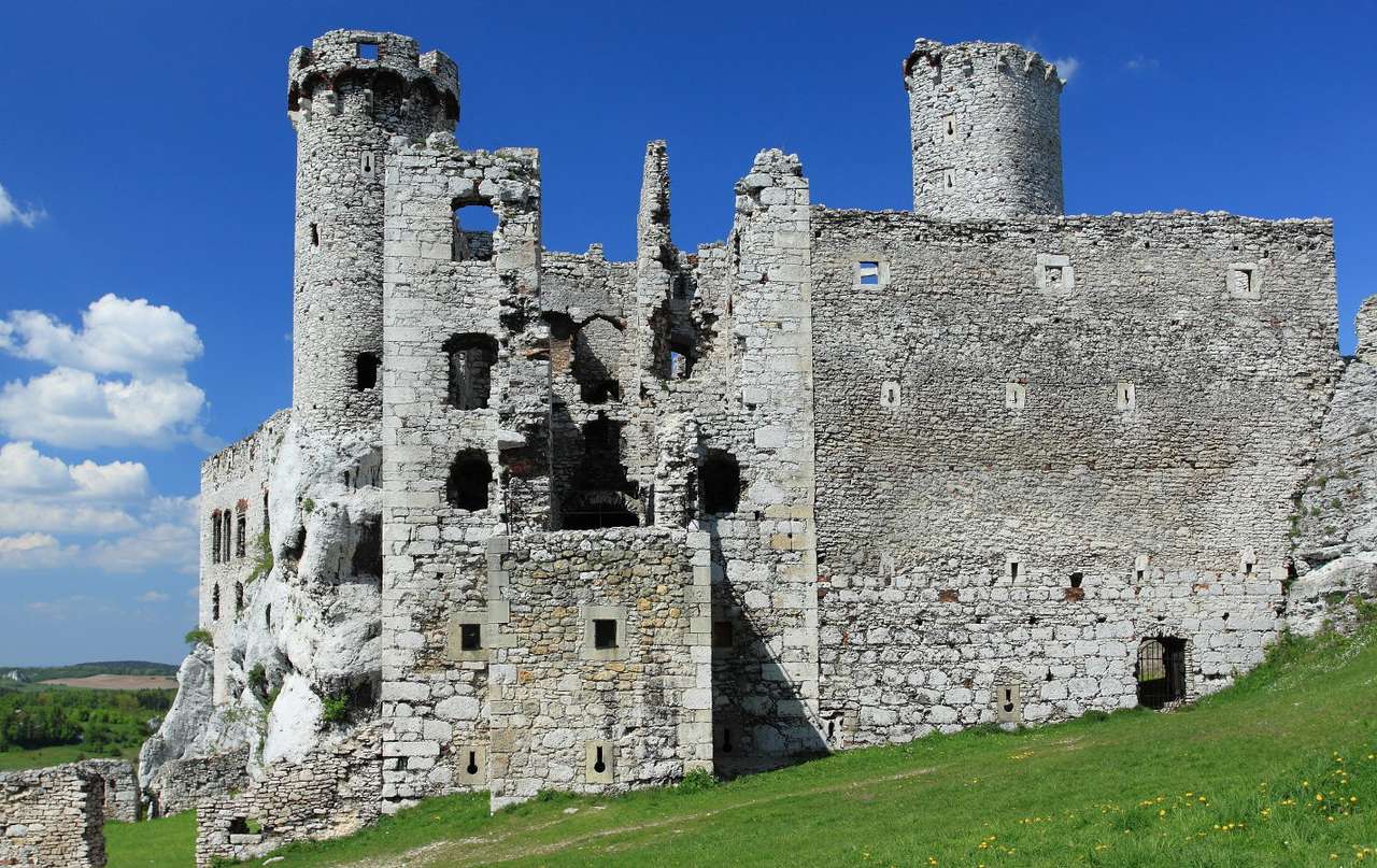 Ruines du château d'Ogrodzieniec (Pologne) puzzle en ligne à partir d'une photo