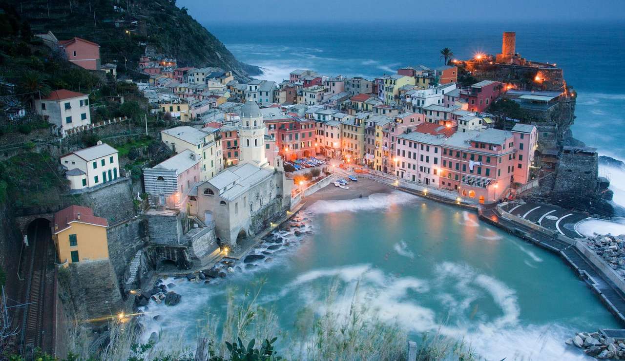 Bird’s-eye view of Vernazza (Italy) puzzle online from photo