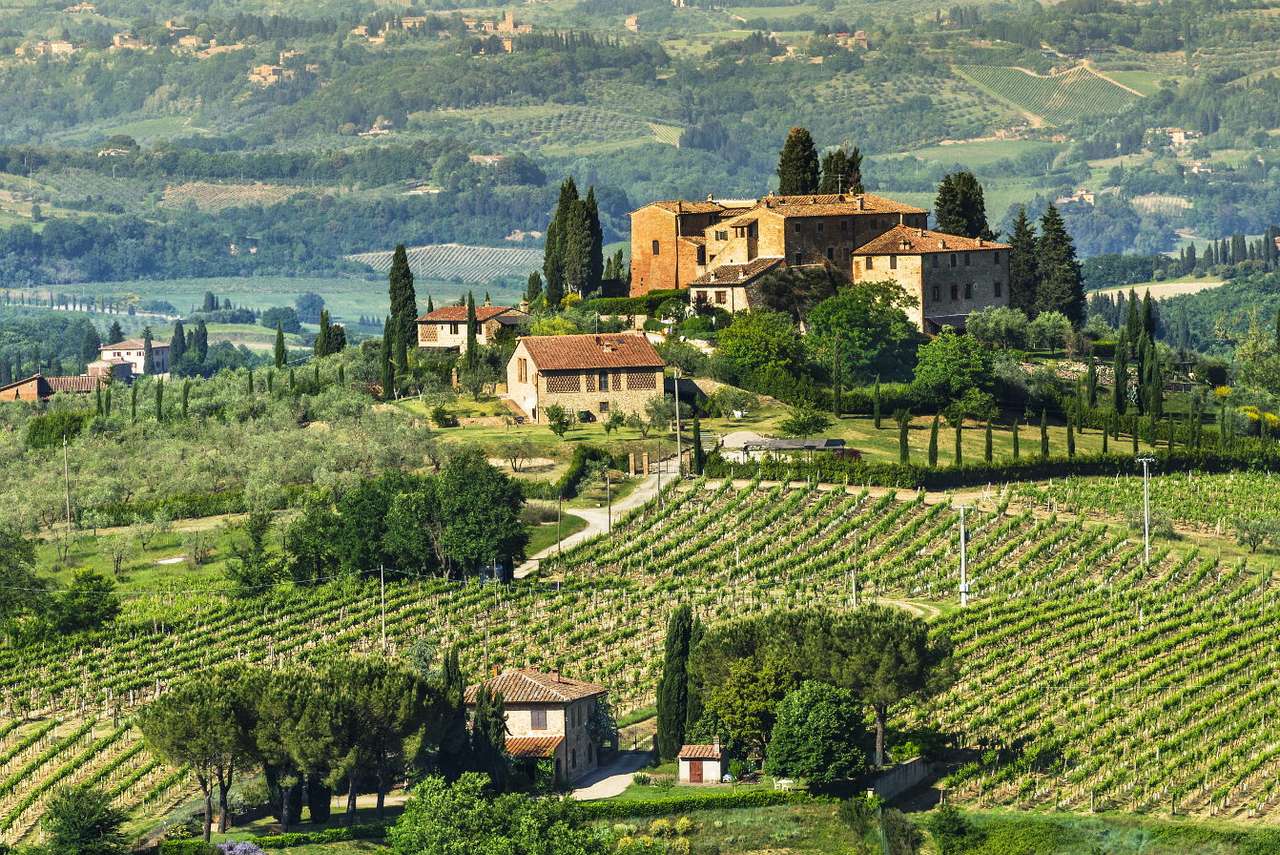 Landsbygdens landskap i Toscana nära San Gimignano (Italien) Pussel online