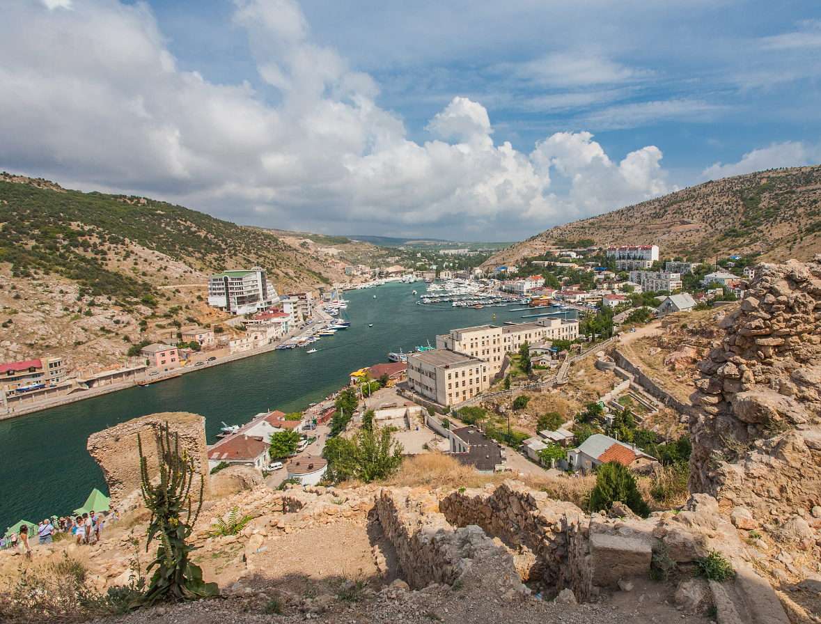 Vue de Balaklava sur la péninsule de Crimée puzzle en ligne à partir d'une photo