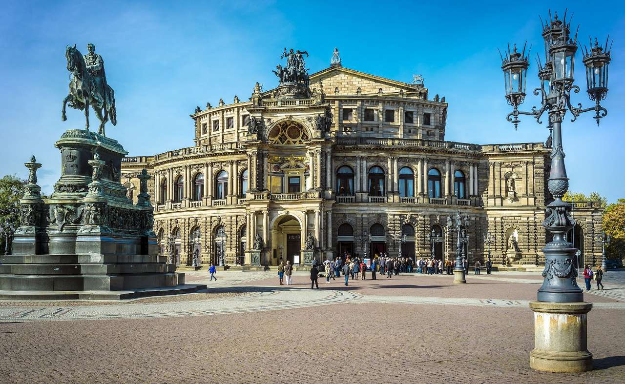 Opera house in Dresden (Germany) online puzzle