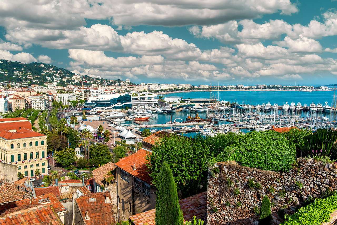 Port in Cannes (France) puzzle online from photo