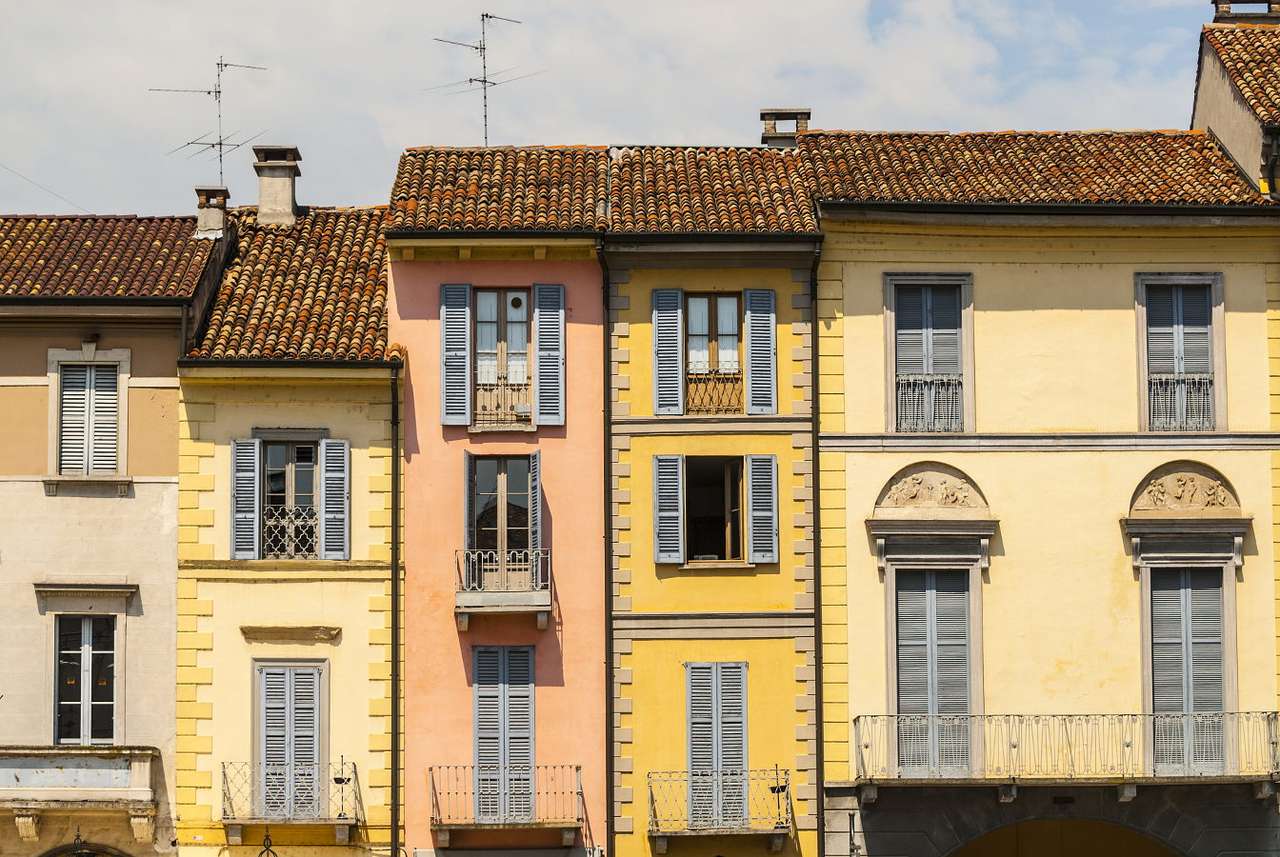 Staden Lodi i Lombardiet (Italien) pussel online från foto