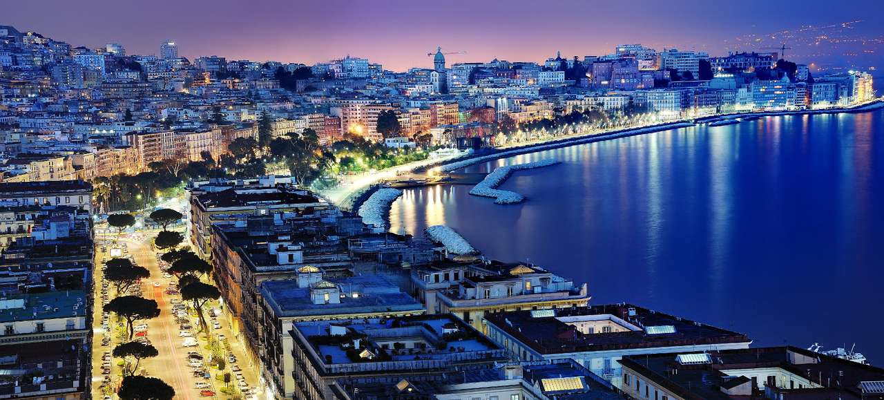 Panorama över Neapel på natten (Italien) Pussel online