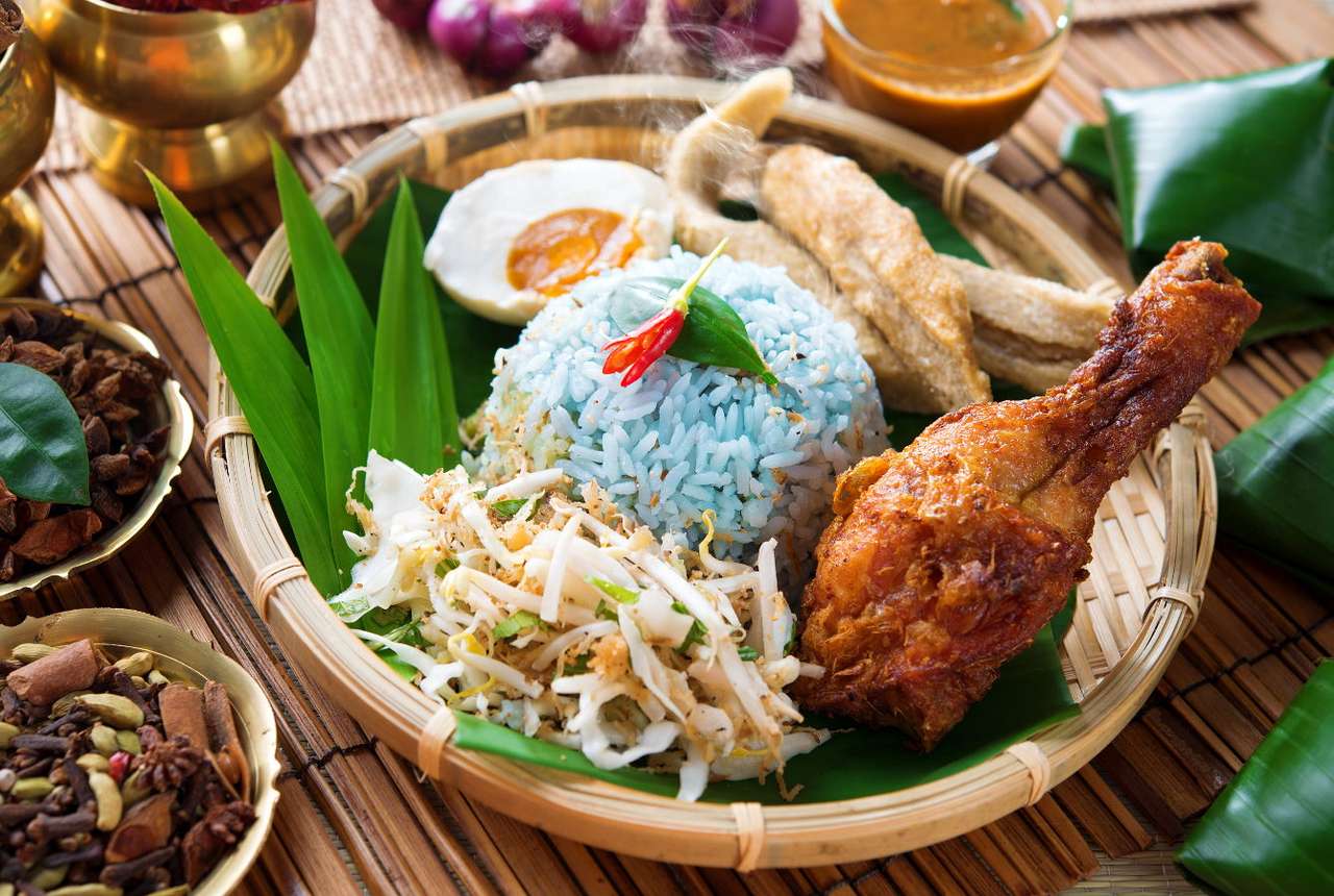 Bamboo bowl with nasi kerabu puzzle online from photo