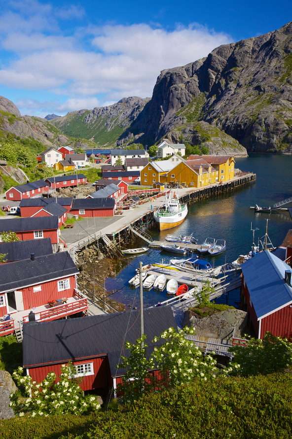 Pueblo pesquero de Nusfjord en Lofoten (Noruega) puzzle online a partir de foto