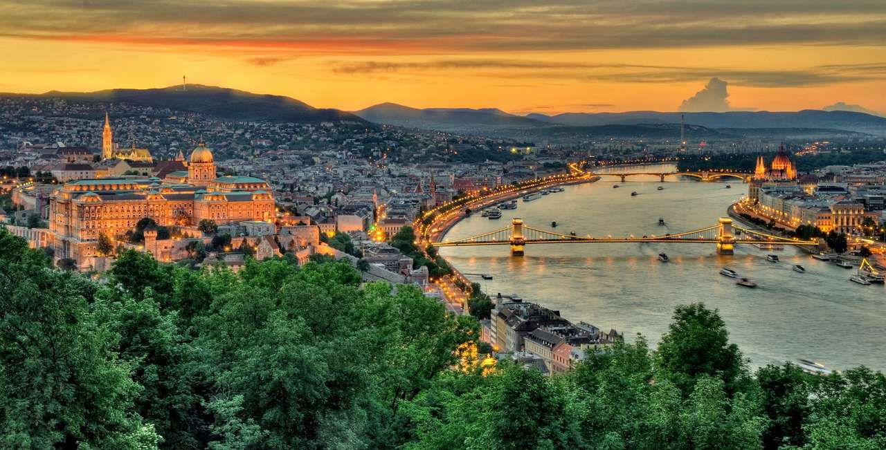 Панорама на Будапеща по здрач (Унгария) онлайн пъзел от снимка