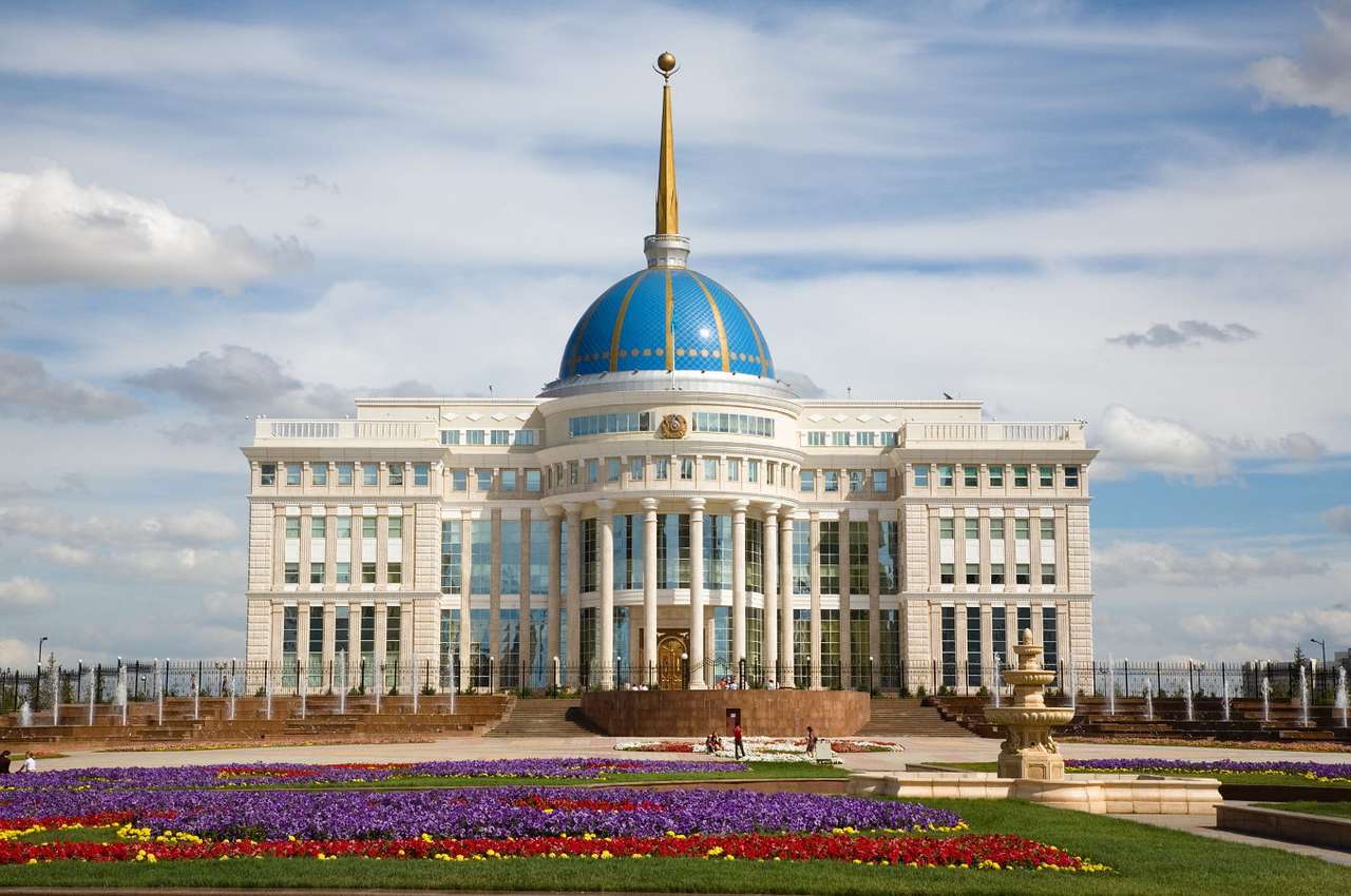 Palais présidentiel à Astana (Kazakhstan) puzzle en ligne à partir d'une photo