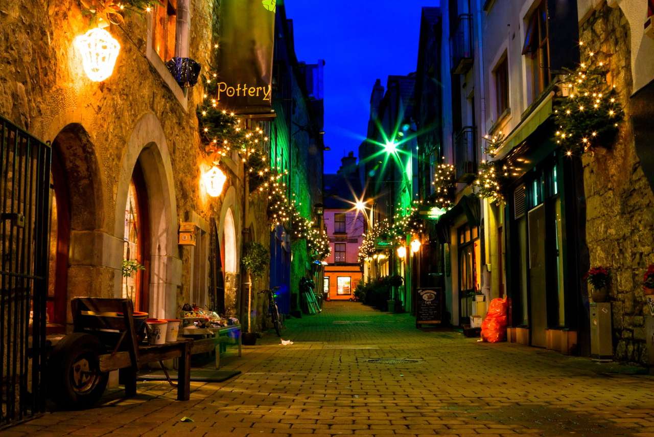 Kväll i gamla stan i Galway (Irland) pussel online från foto