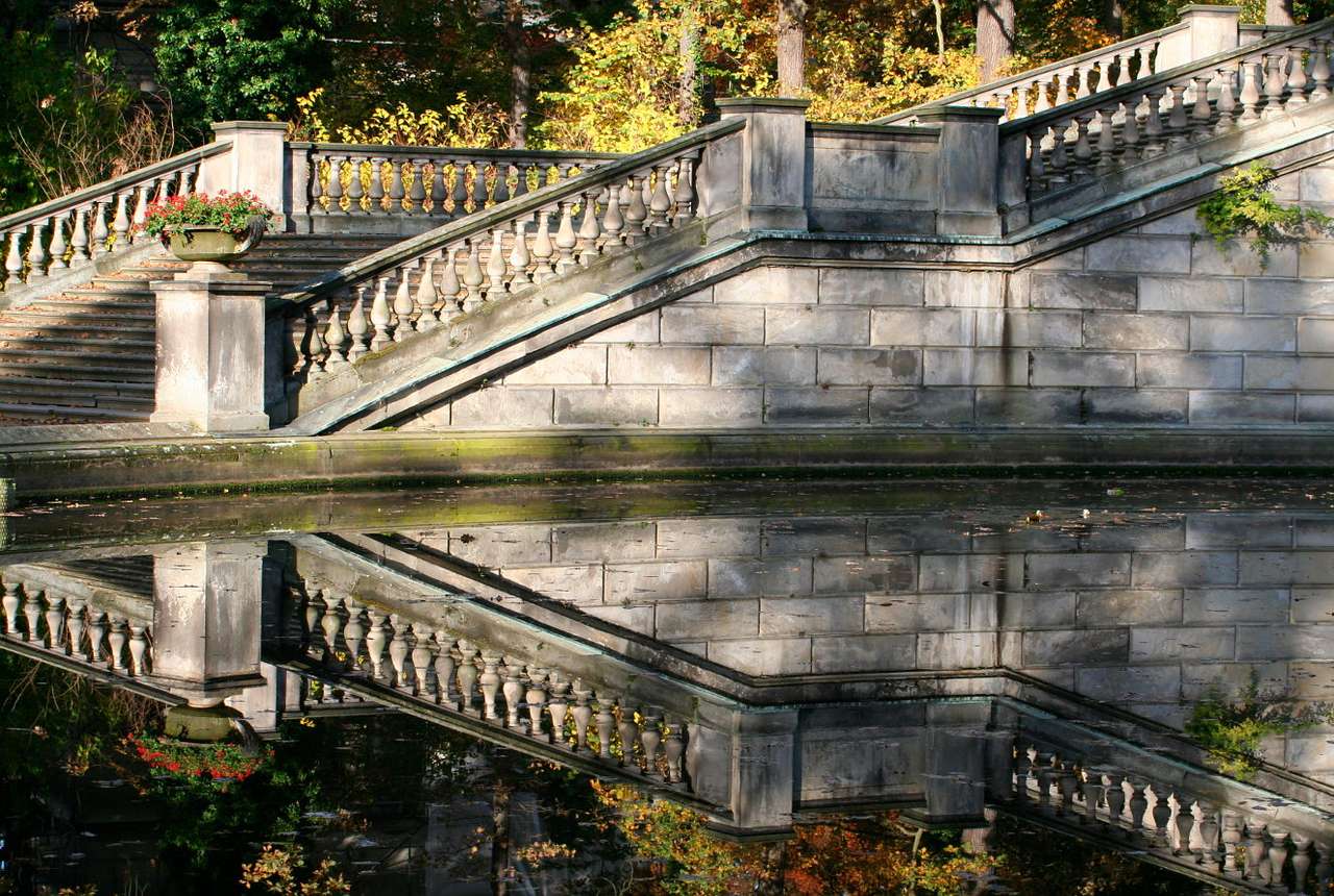 Lépcsők a Sanssouci parkban (Németország) online puzzle