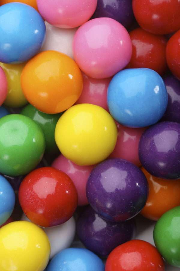 Färgglada tuggummibollar pussel online från foto