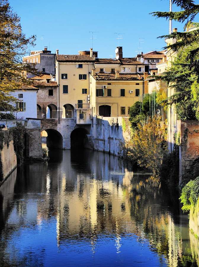 Mantua - tavakkal körülvett város (Olaszország) online puzzle