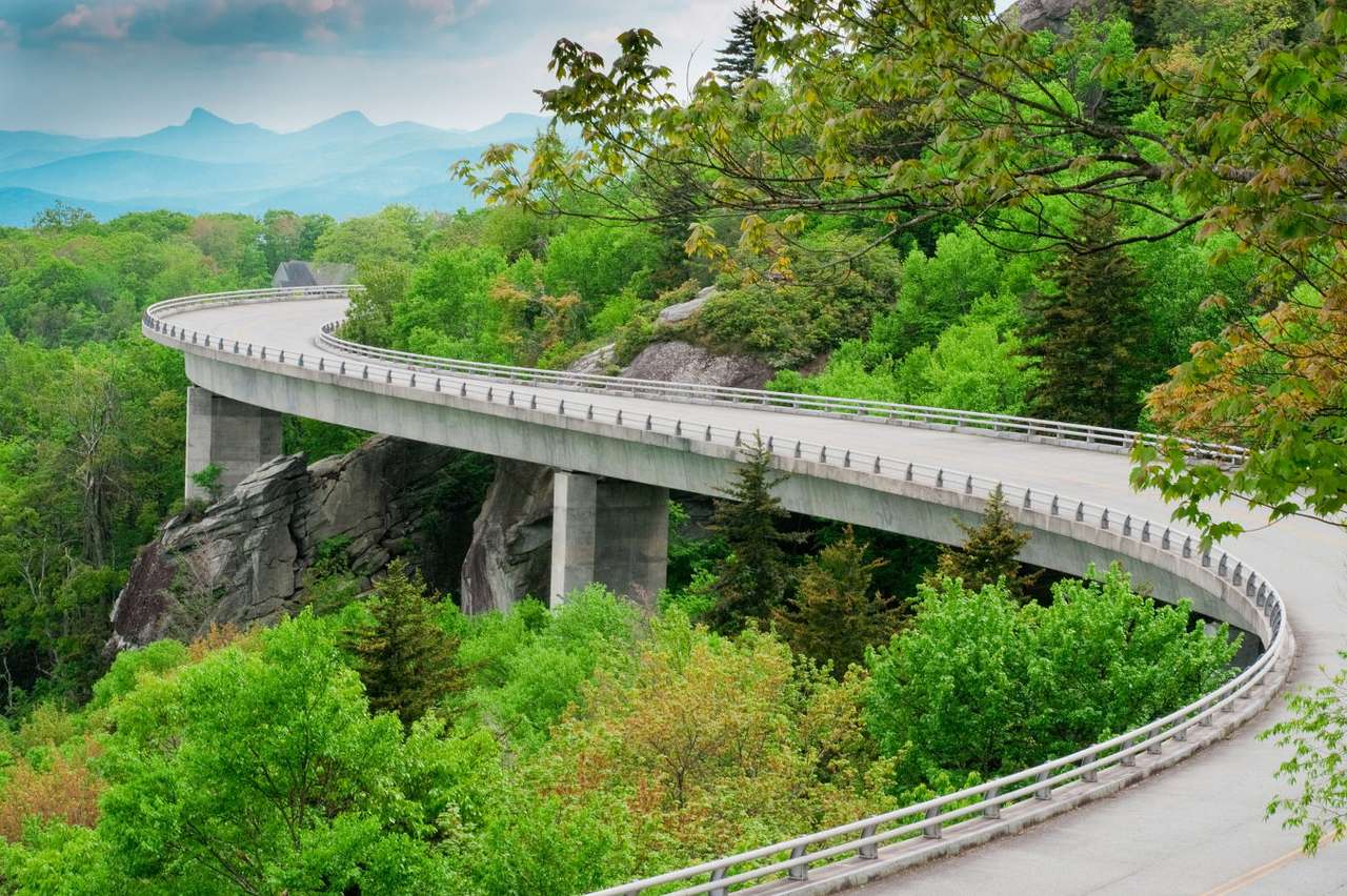 Linn Cove viadukt (USA) online puzzle