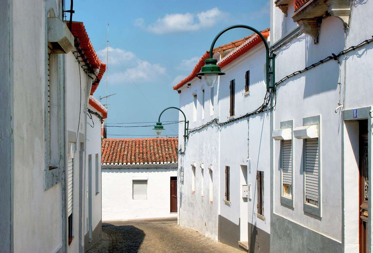 Gata i staden Serpa (Portugal) Pussel online