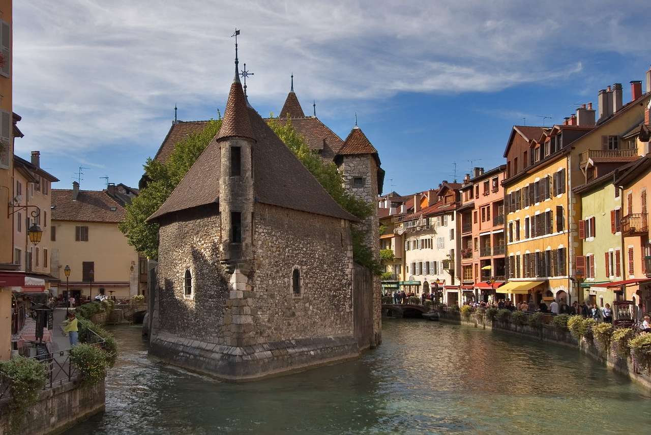 The historic prison in Annecy (France) online puzzle