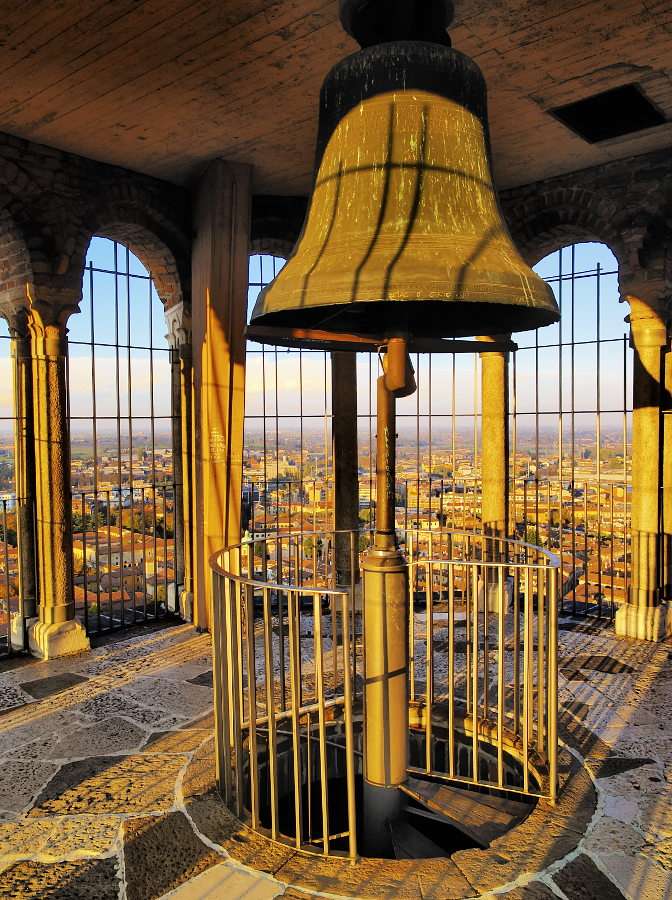 Panorama von Cremona vom Glockenturm aus gesehen (Italien) Online-Puzzle