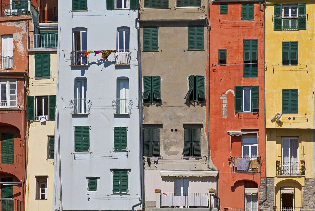 Πολύχρωμες προσόψεις σπιτιών στο Πόρτο Βένερε (Ιταλία) παζλ online από φωτογραφία
