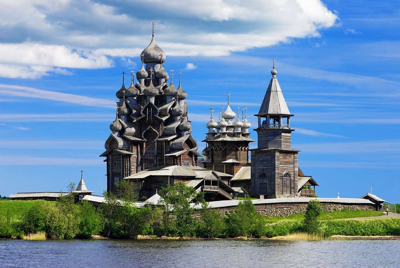 Църква Преображение на остров Кижи (Русия) онлайн пъзел