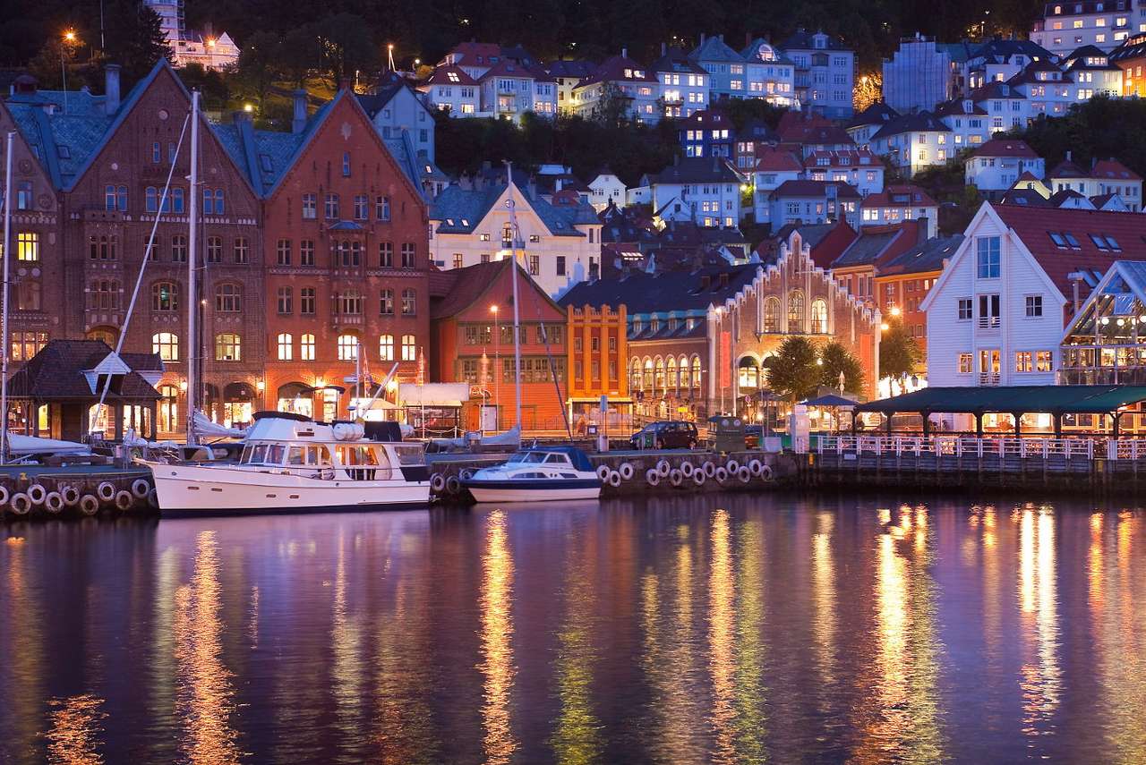 Нощен изглед на Берген (Норвегия) онлайн пъзел от снимка