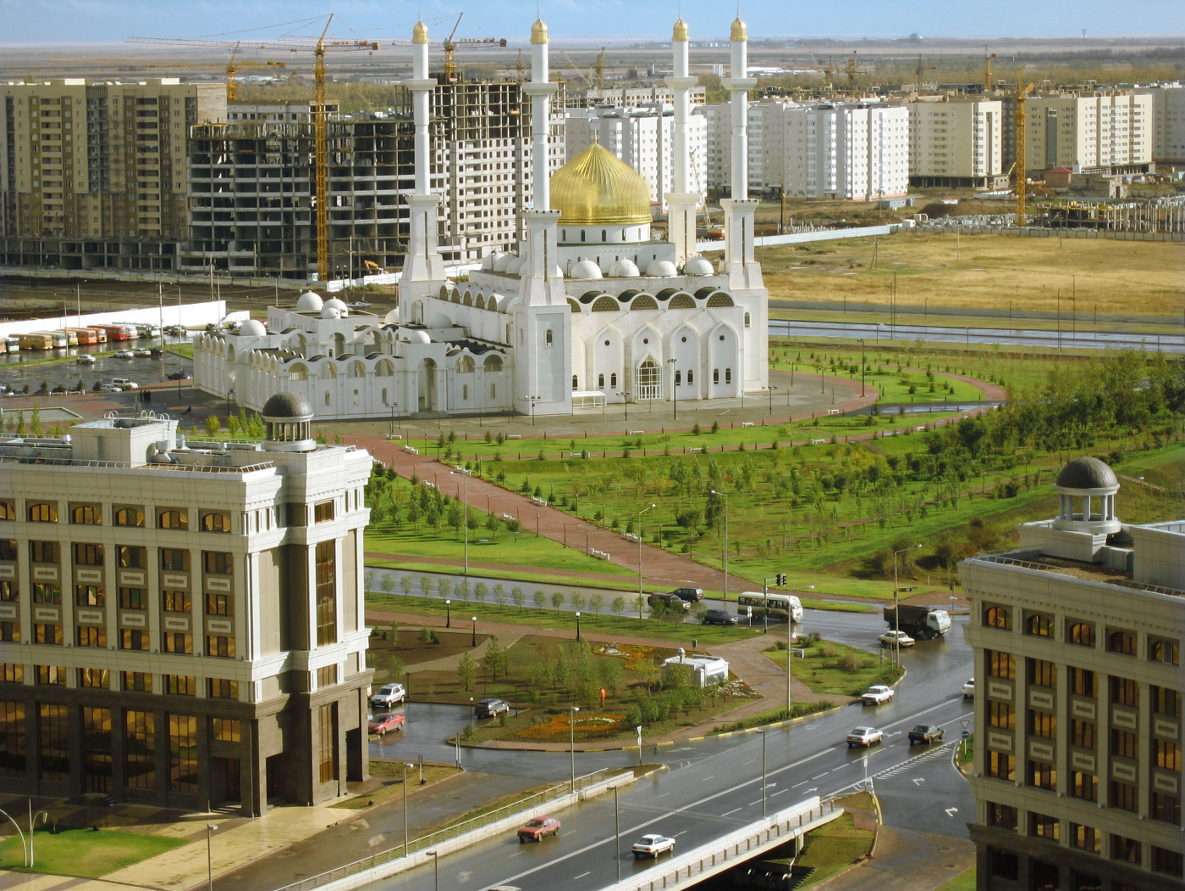 Nur-Astana-moskén i Astana (Kazakstan) pussel online från foto