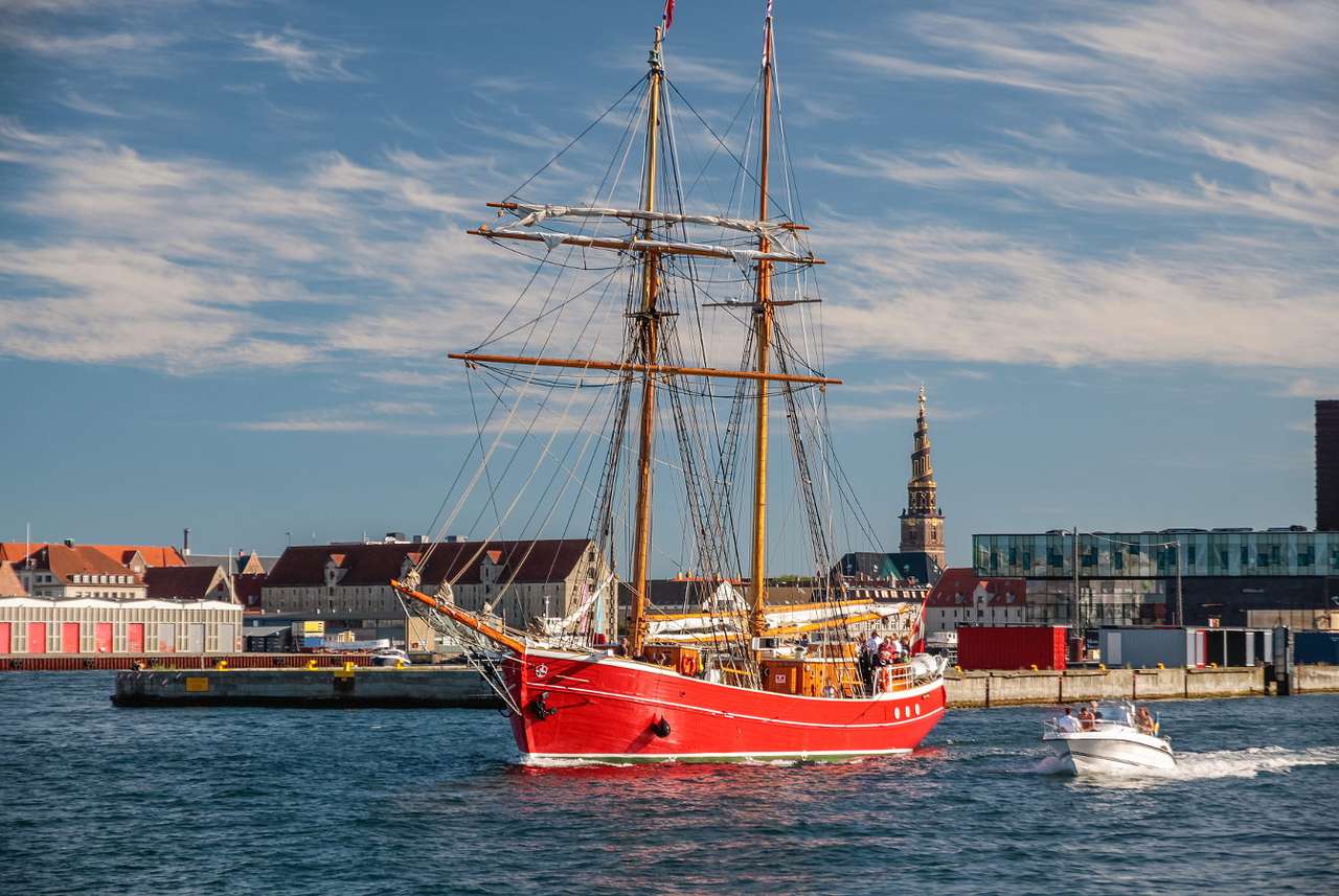 Lilla Dan Schiff vor der Küste von Kopenhagen (Dänemark) Online-Puzzle