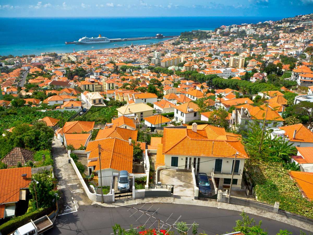 Град Фуншал на Мадейра (Португалия) онлайн пъзел