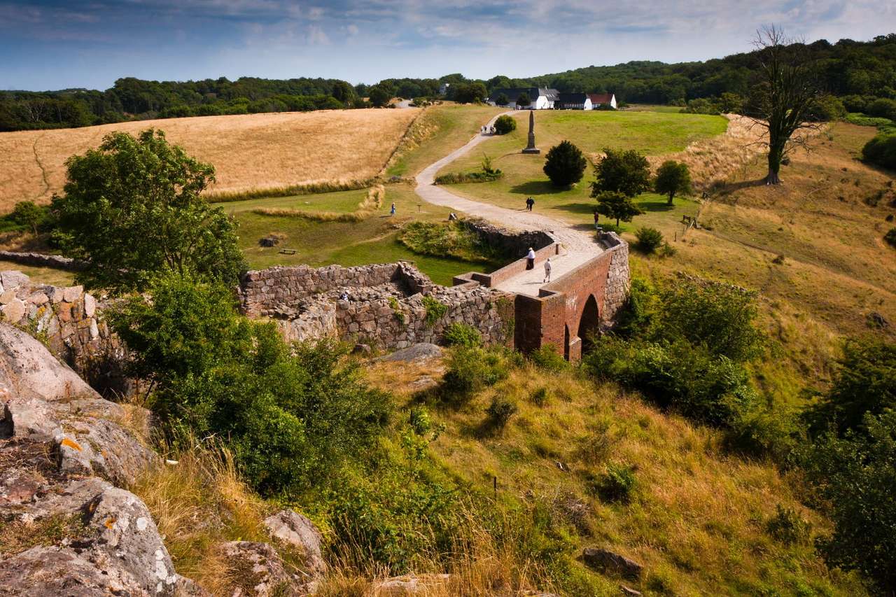 Ερείπια κάστρου Hammershus στο νησί Bornholm (Δανία) παζλ online από φωτογραφία
