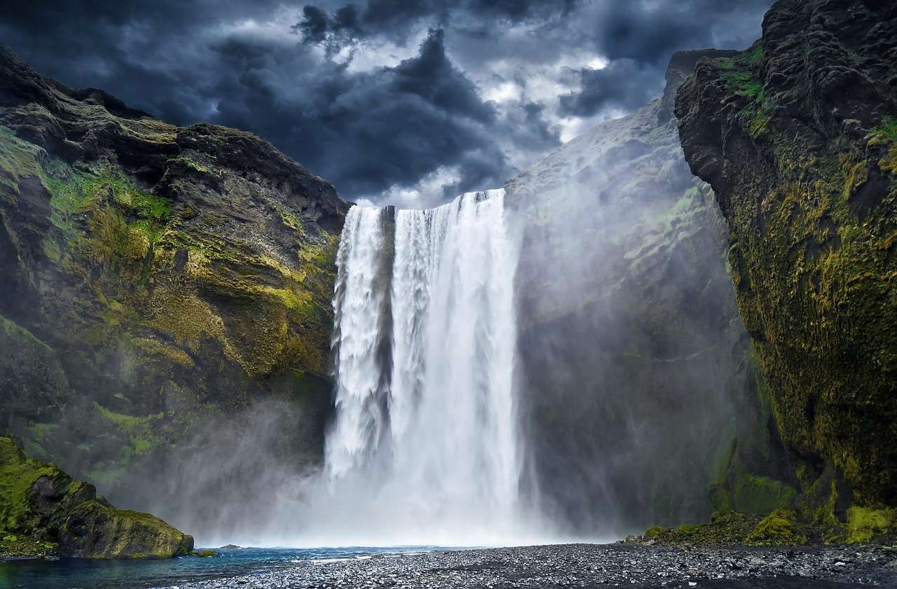 Majestueuze Skogafoss-waterval (IJsland) puzzel online van foto