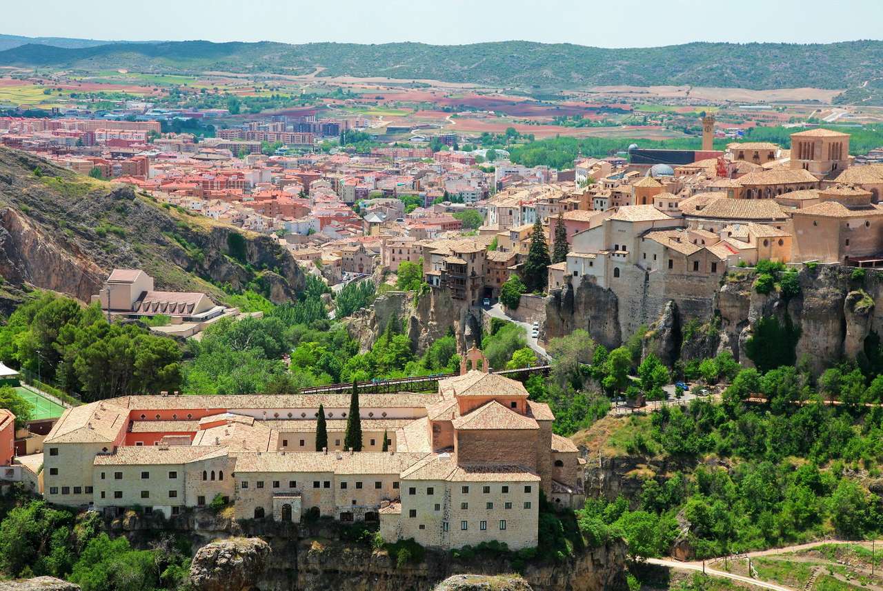 Panorama över staden Cuenca (Spanien) Pussel online
