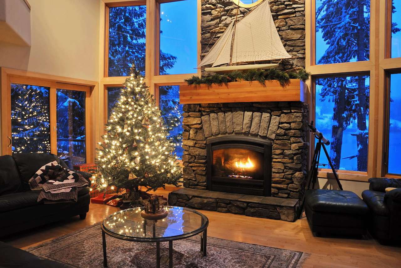 Vardagsrum med öppen spis vid jul pussel online från foto