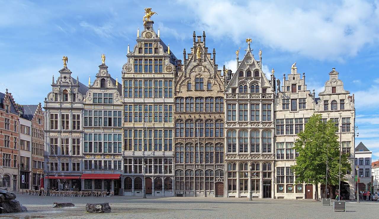 Obchodní domy v Antverpách (Belgie) puzzle online z fotografie