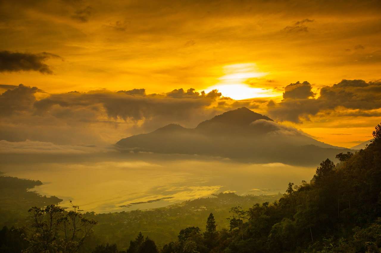 Mount Batur (Indonesien) Pussel online