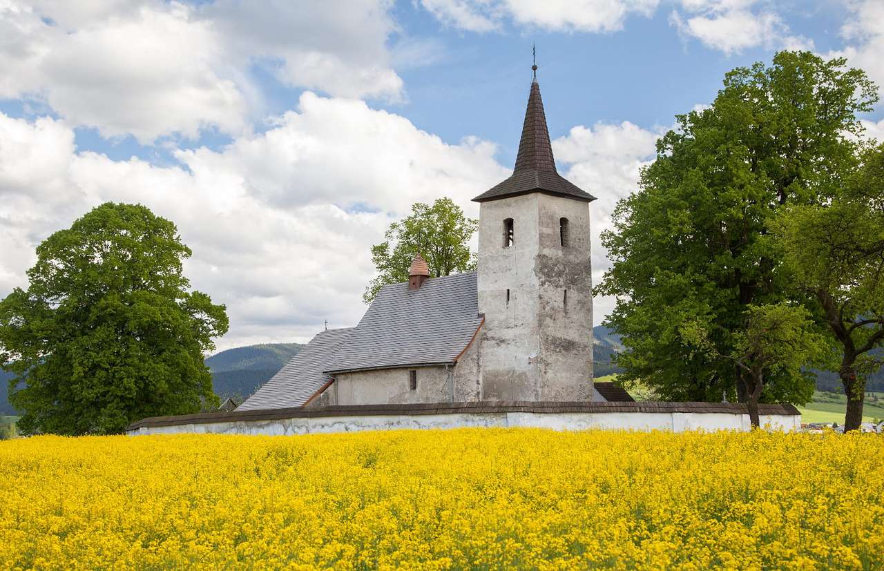 Chiesa nel villaggio di Ludrová (Slovacchia) puzzle da foto