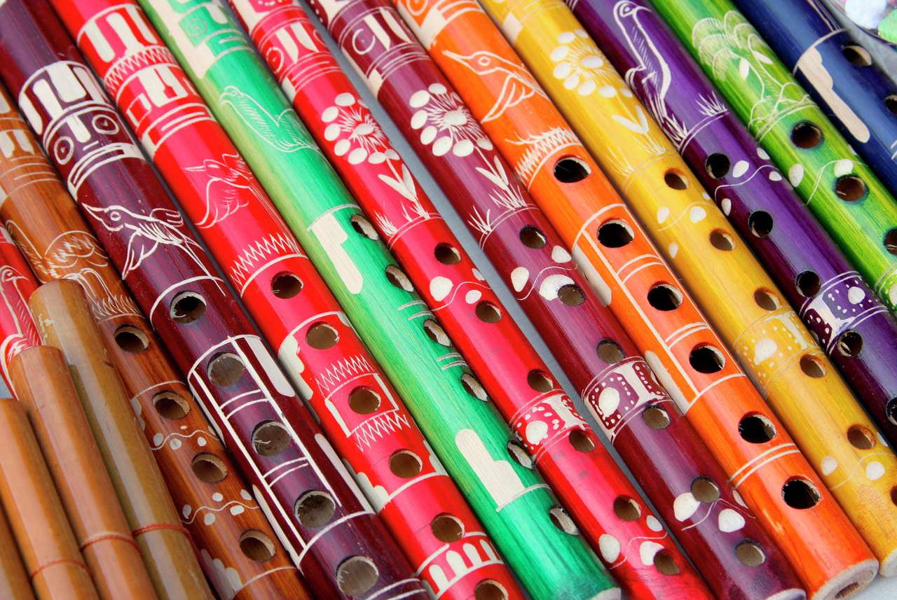 Flautas no mercado do Peru quebra-cabeça da foto
