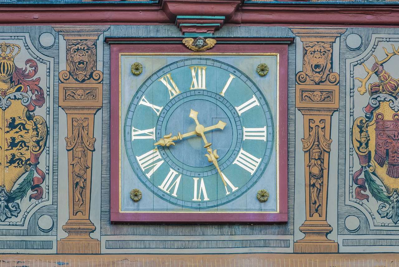 Часовник в кметството в Тюбинген (Германия) онлайн пъзел от снимка