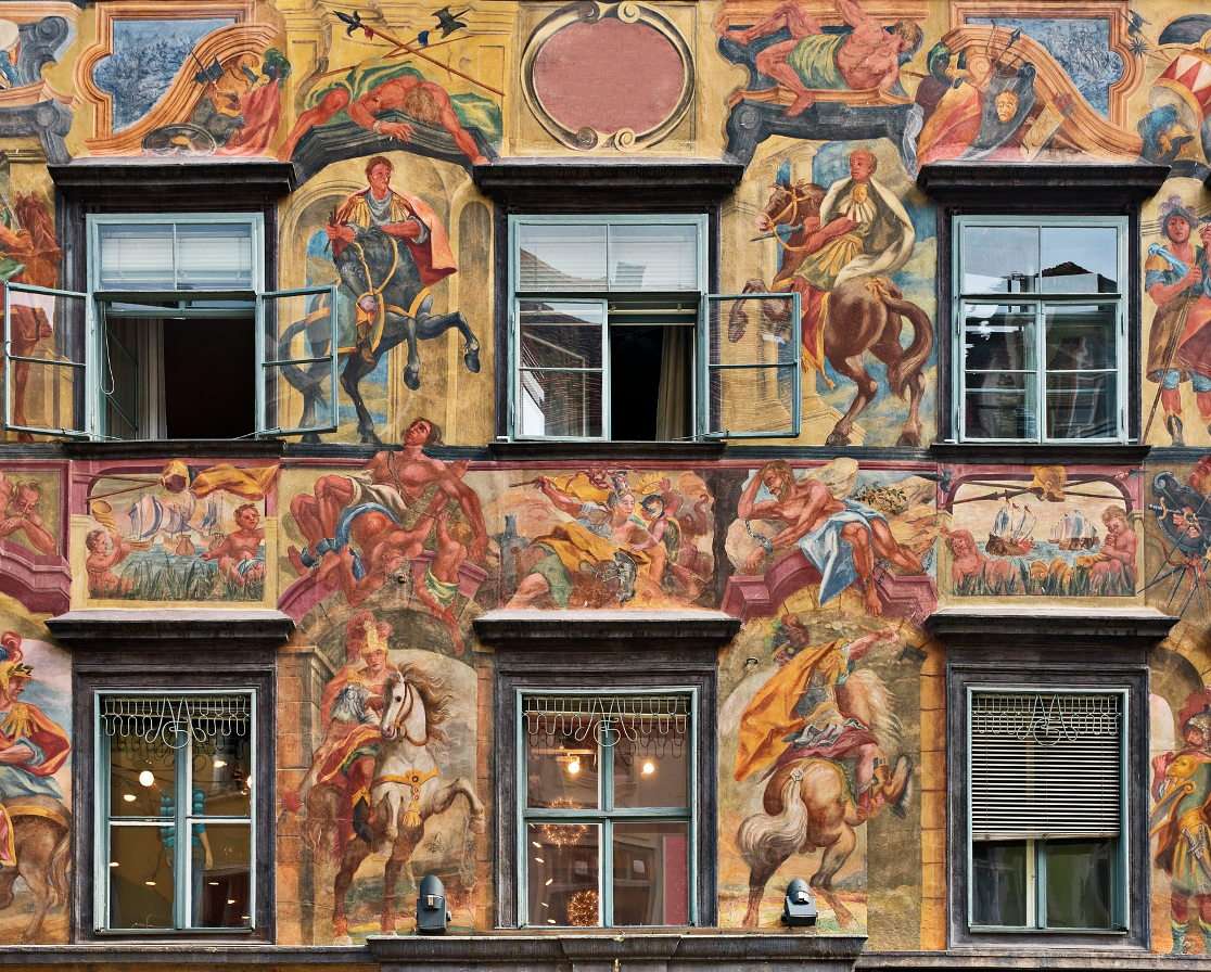 Fasad av det "målade huset" i Graz (Österrike) Pussel online