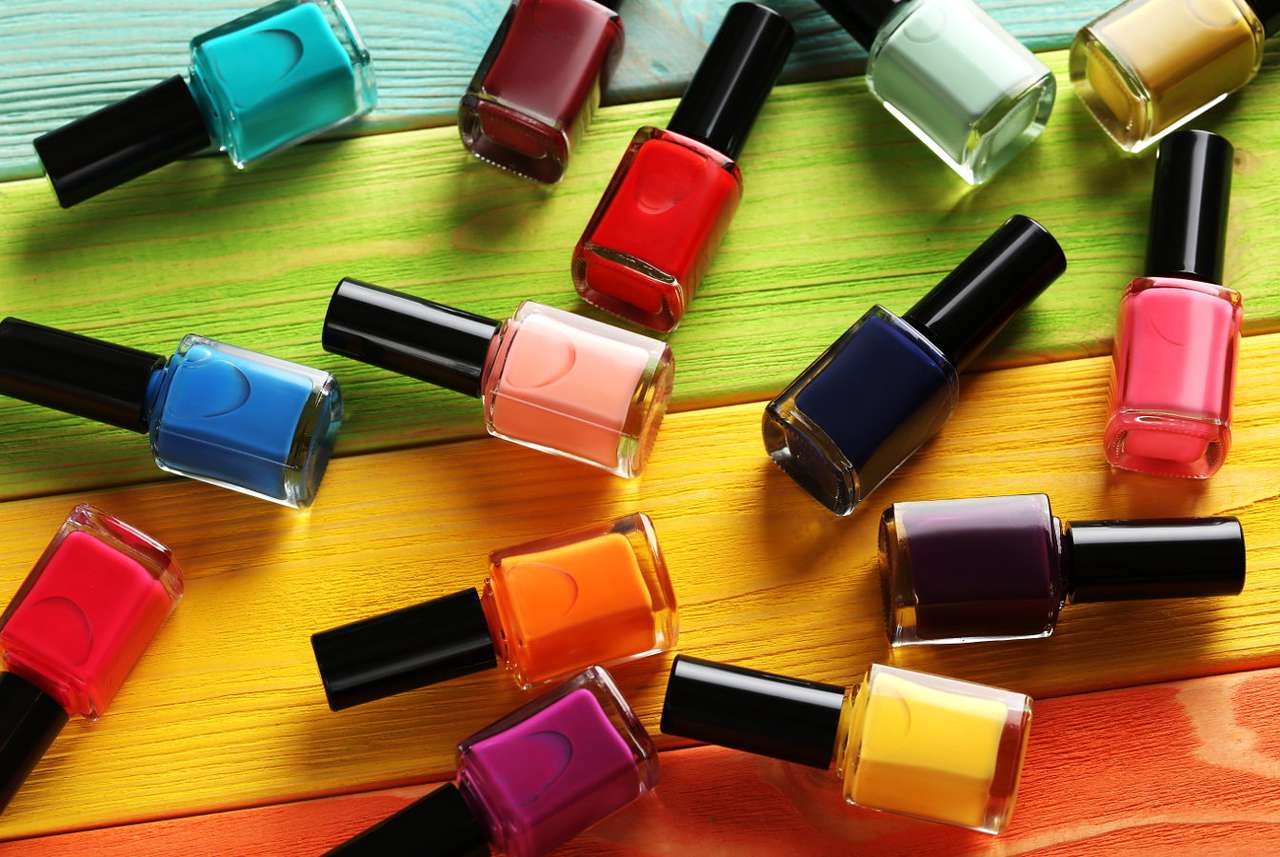 Esmaltes de uñas de colores rompecabezas en línea