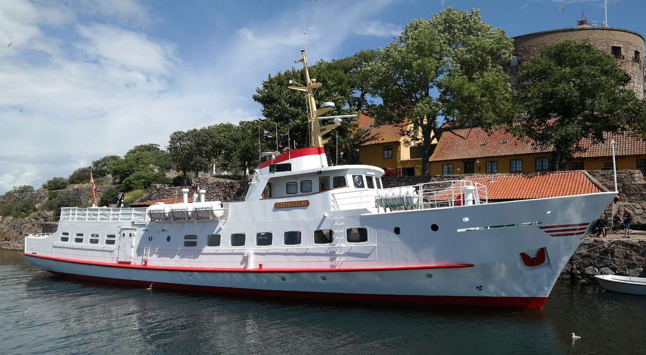 Ertholm-veerboot in de haven van Christiansø (Denemarken) puzzel van foto