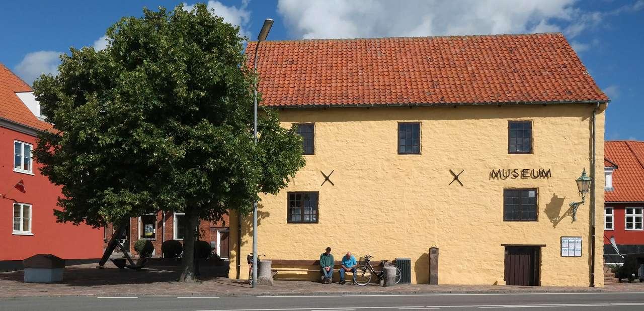 Museum i Nexø (Danmark) pussel online från foto