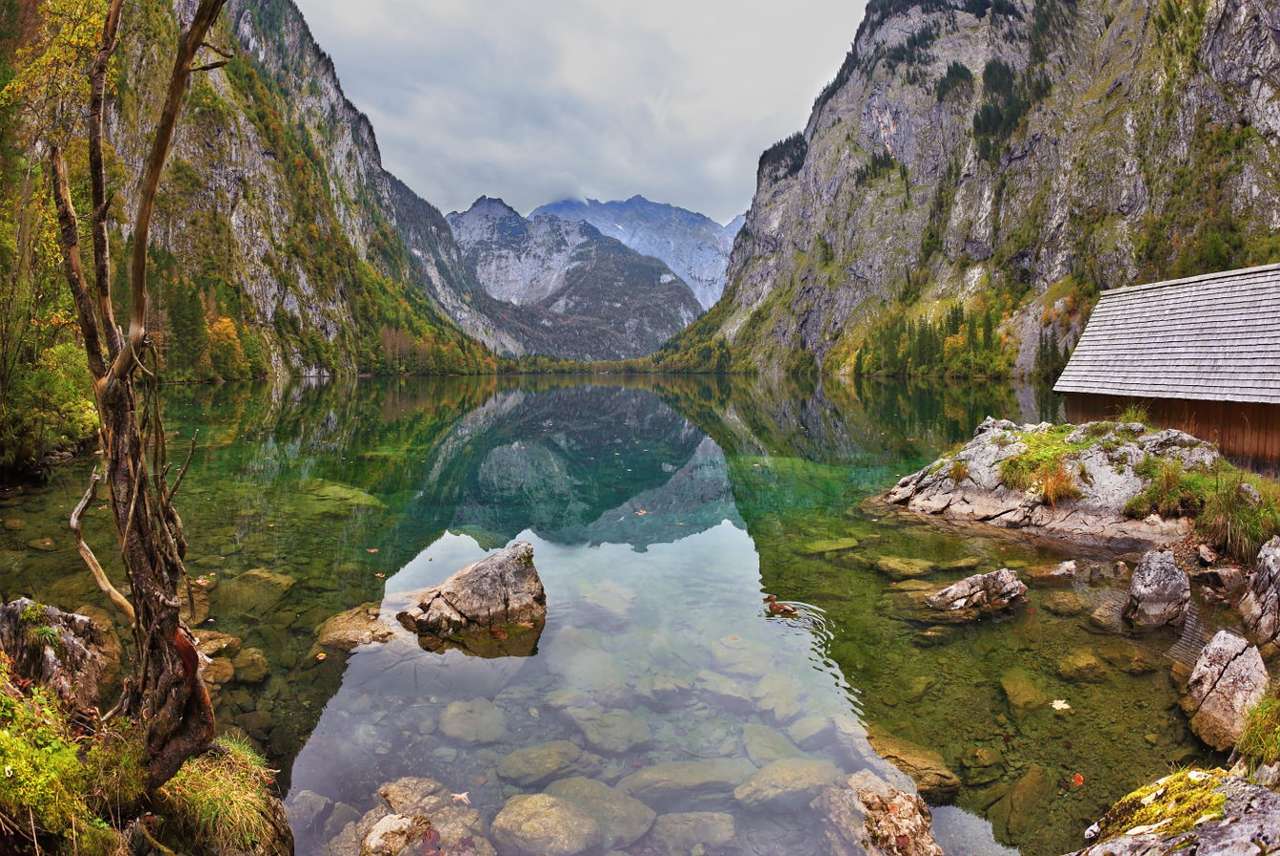 Königssee-tó az Alpokban (Németország) online puzzle