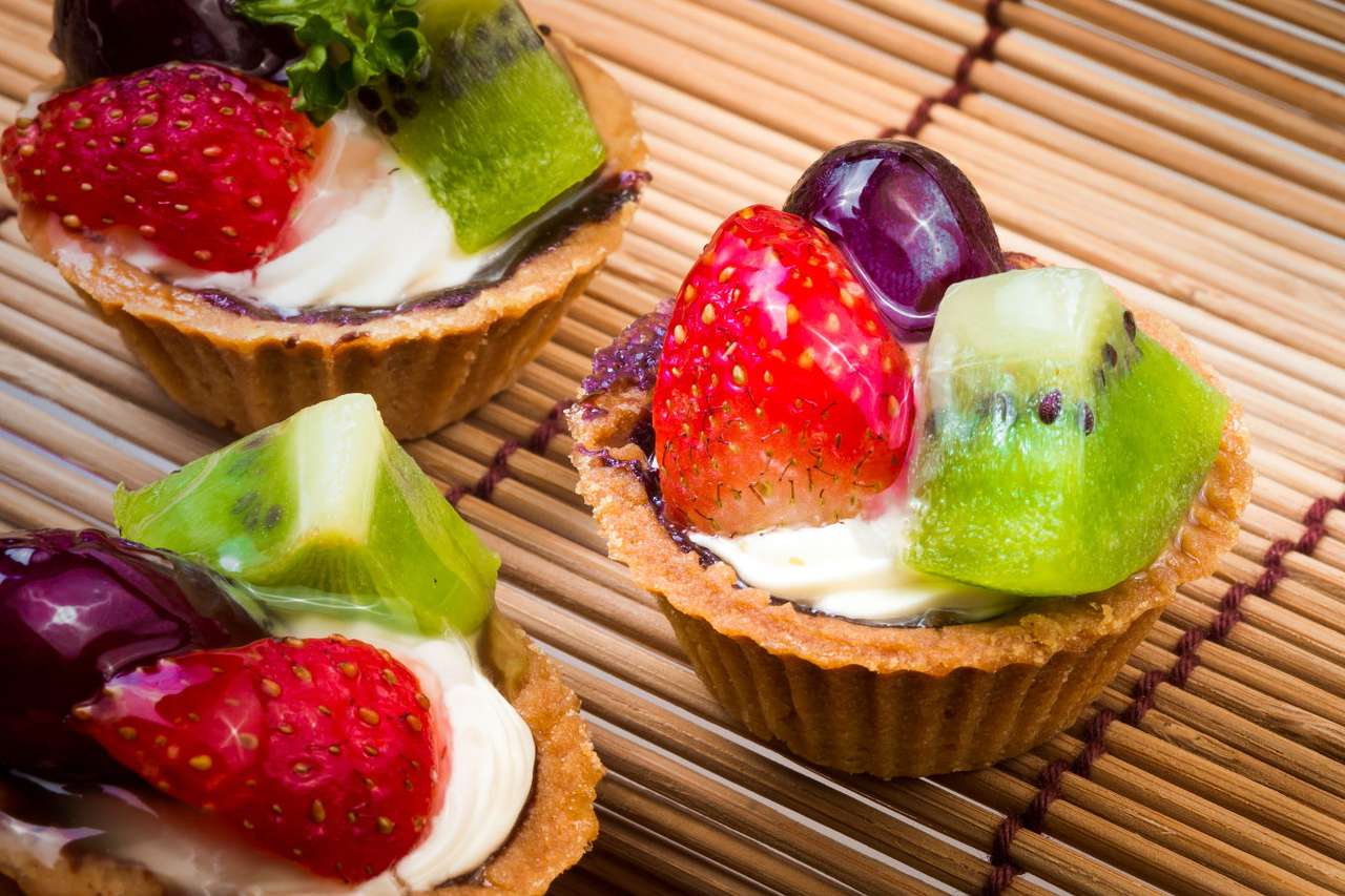 Muffins com frutas puzzle online a partir de fotografia