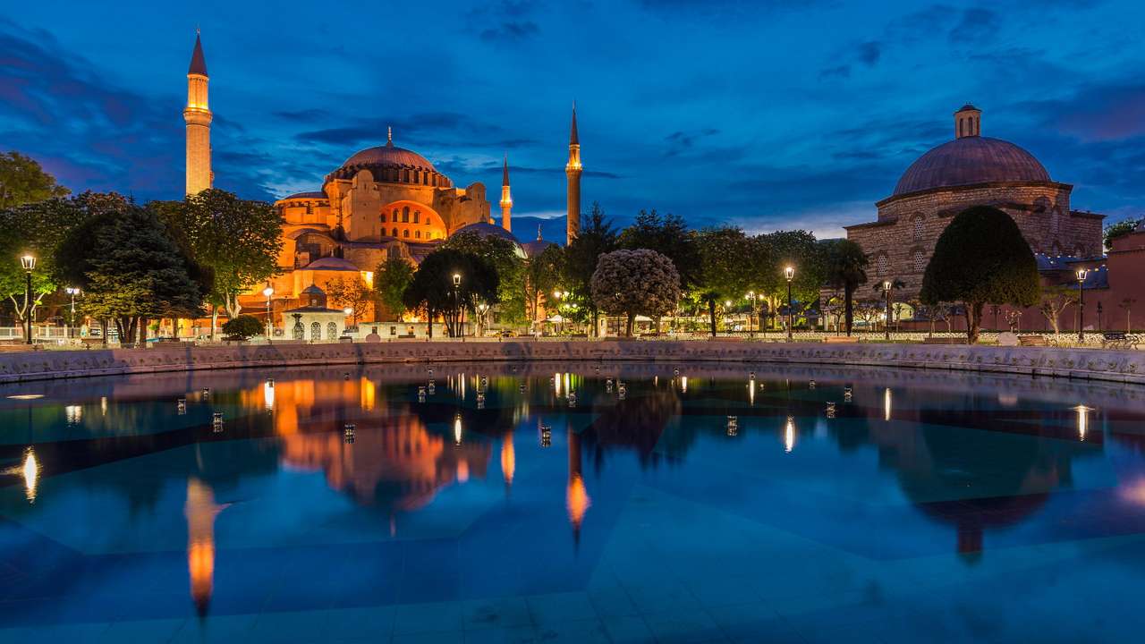 Hagia Sophia v noci (Turecko) puzzle online z fotografie