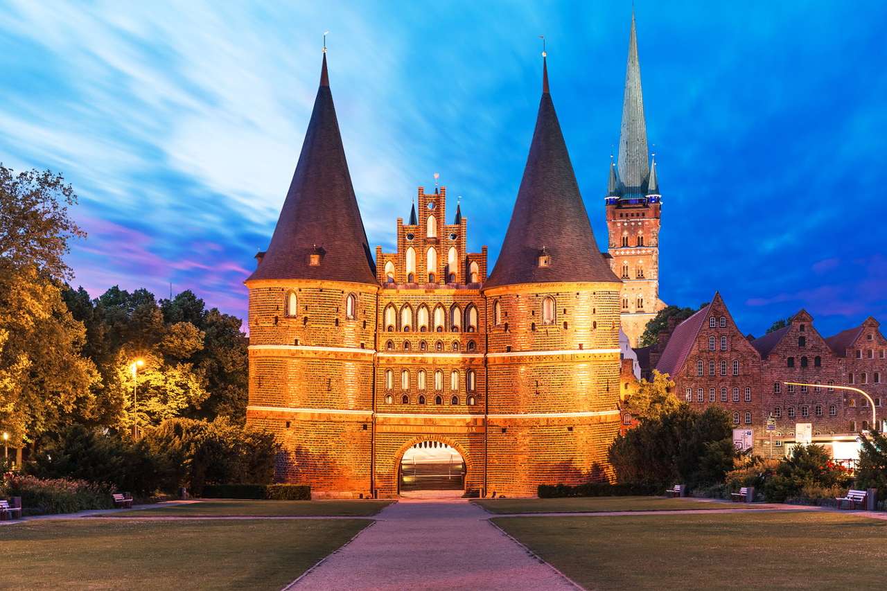 Holsten Gate in Lübeck (Duitsland) puzzel online van foto