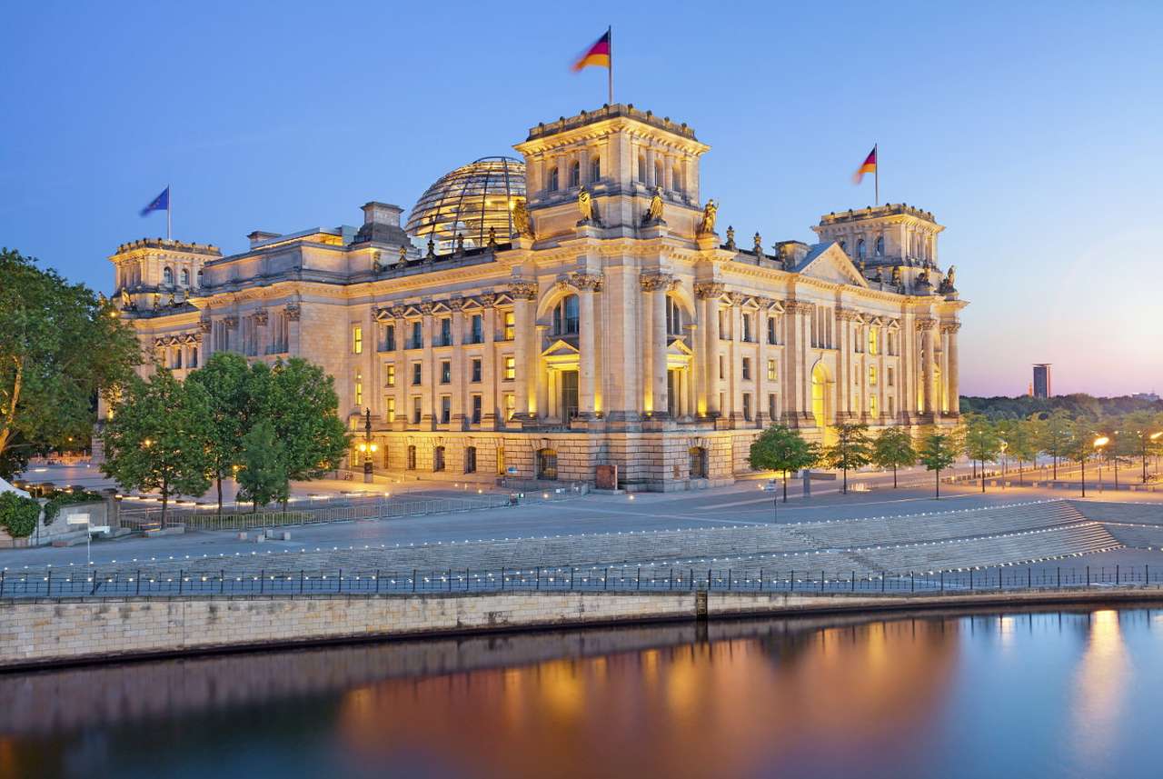 Riksdagsbyggnaden i Berlin (Tyskland) Pussel online