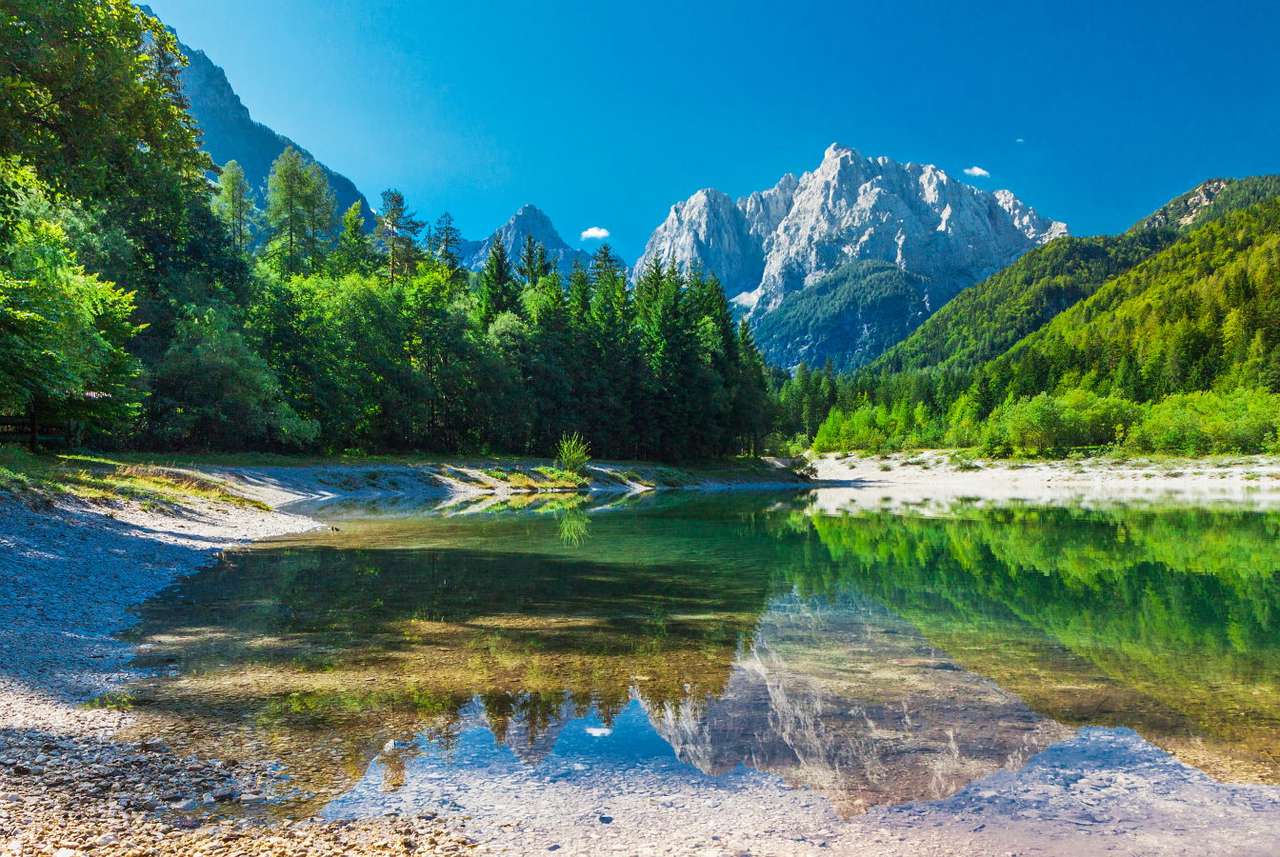 Völgy a Triglav Nemzeti Parkban (Szlovénia) puzzle online fotóról