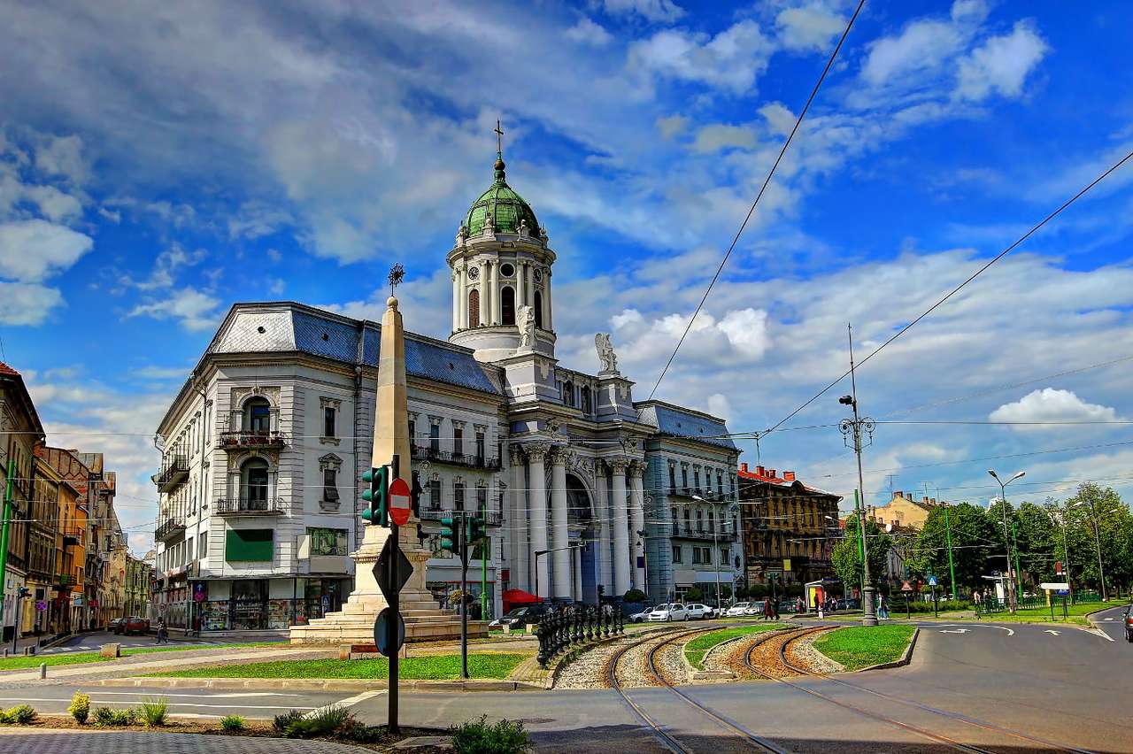 Catholic cathedral in the city of Arad (Romania) online puzzle