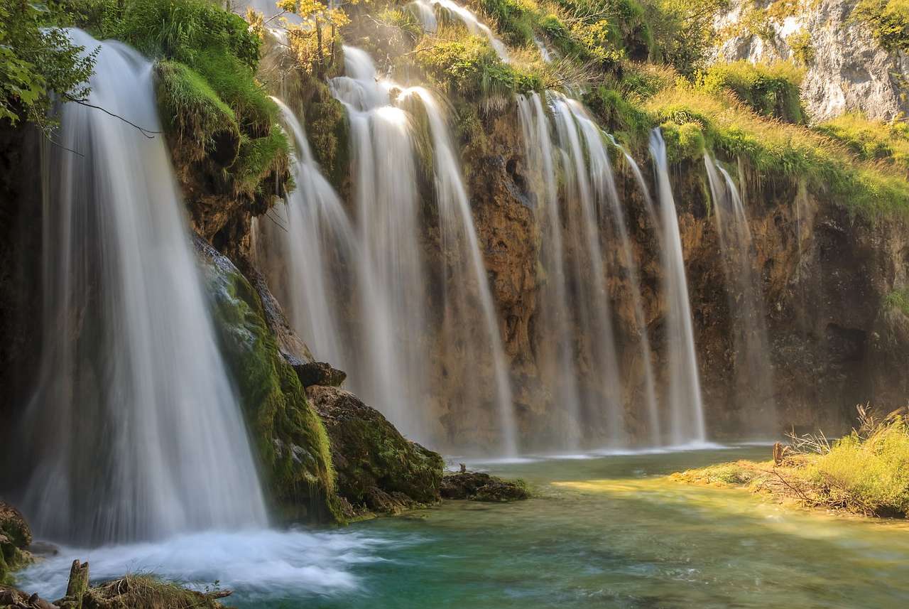 Vodopády v národním parku Plitvická jezera (Chorvatsko) puzzle online z fotografie
