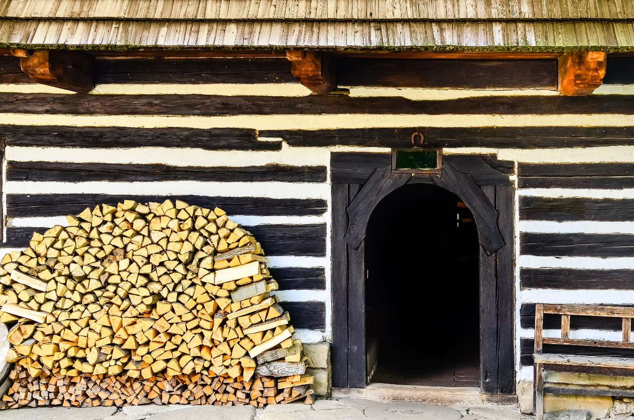 Wooden hut online puzzle