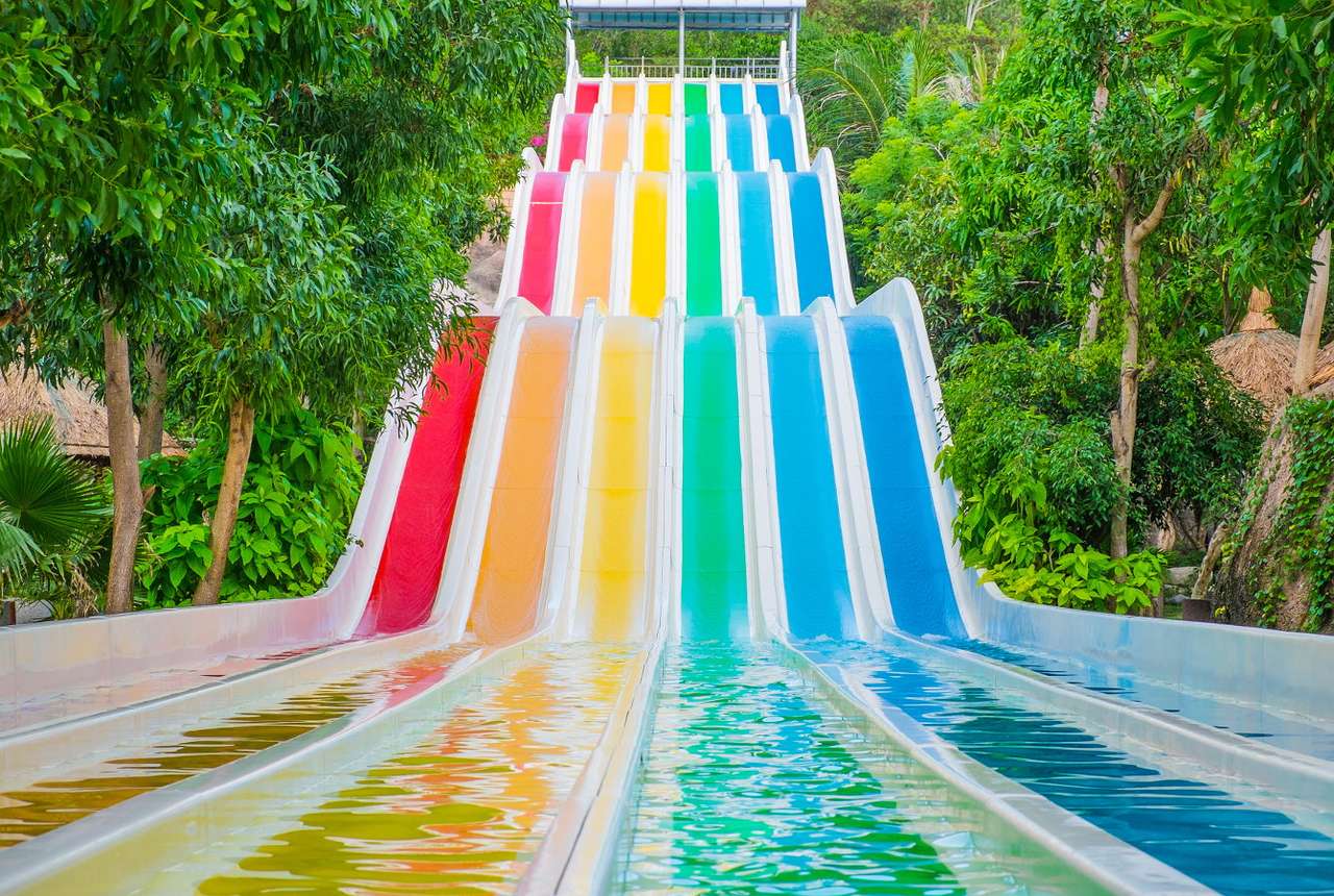 Colorful slide in the water park online puzzle