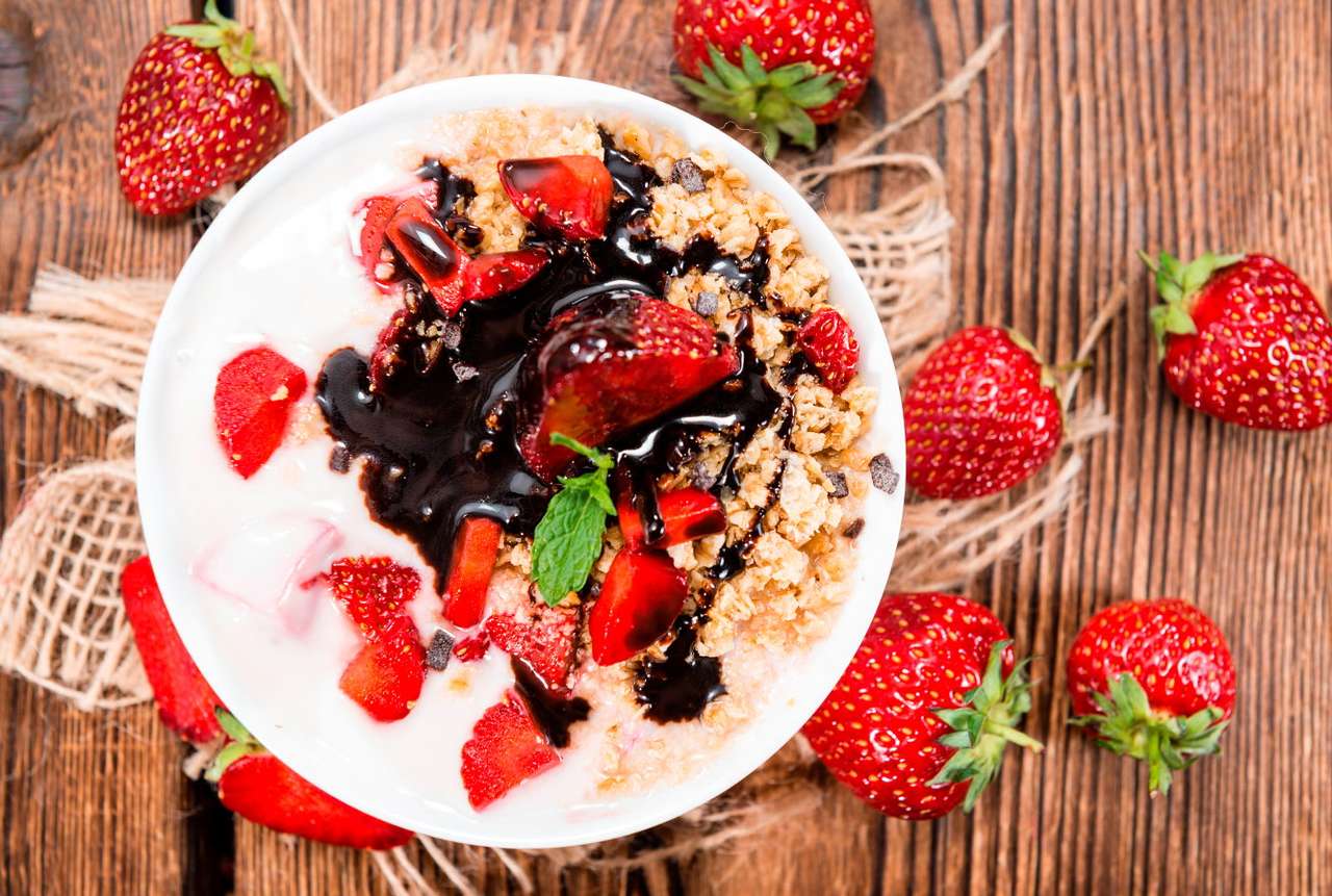 Postre de fresas maduras rompecabezas en línea